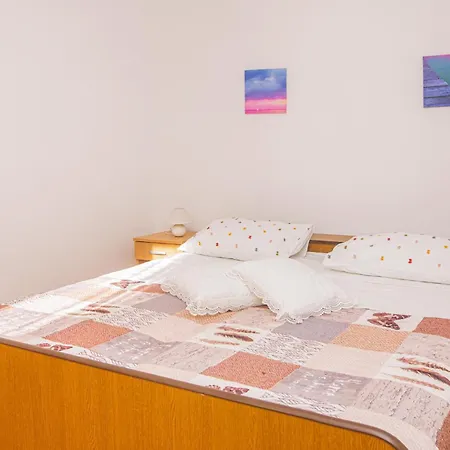 Cozy In Cista Velika With Wifi *