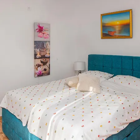 Cozy In Cista Velika With Wifi