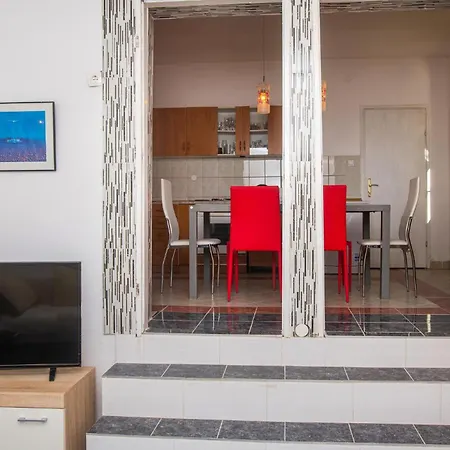 Cozy In Cista Velika With Wifi *