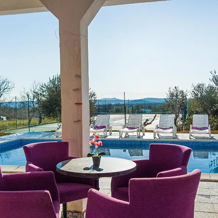 Cozy In Cista Velika With Wifi *