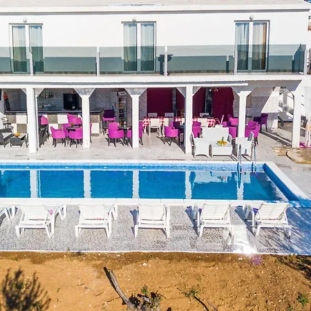 Cozy In Cista Velika With Wifi * Velika Cista (Sibenik-Knin)