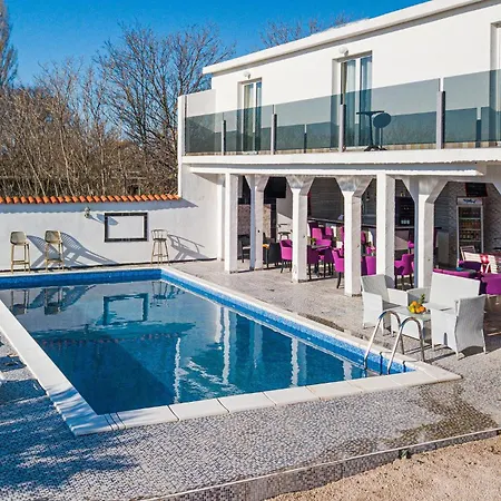 Cozy In Cista Velika With Wifi *