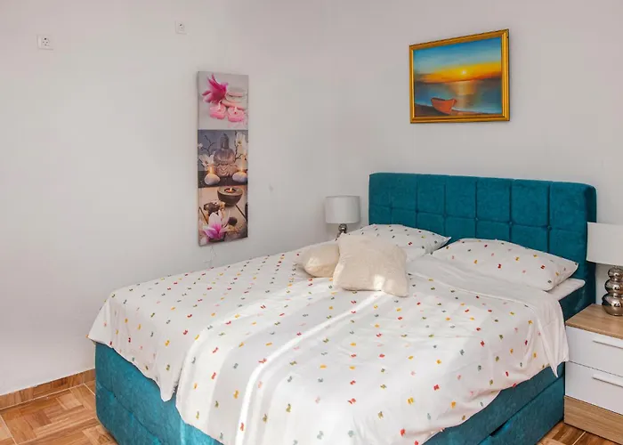 Cozy In Cista Velika With Wifi