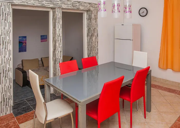 Cozy In Cista Velika With Wifi